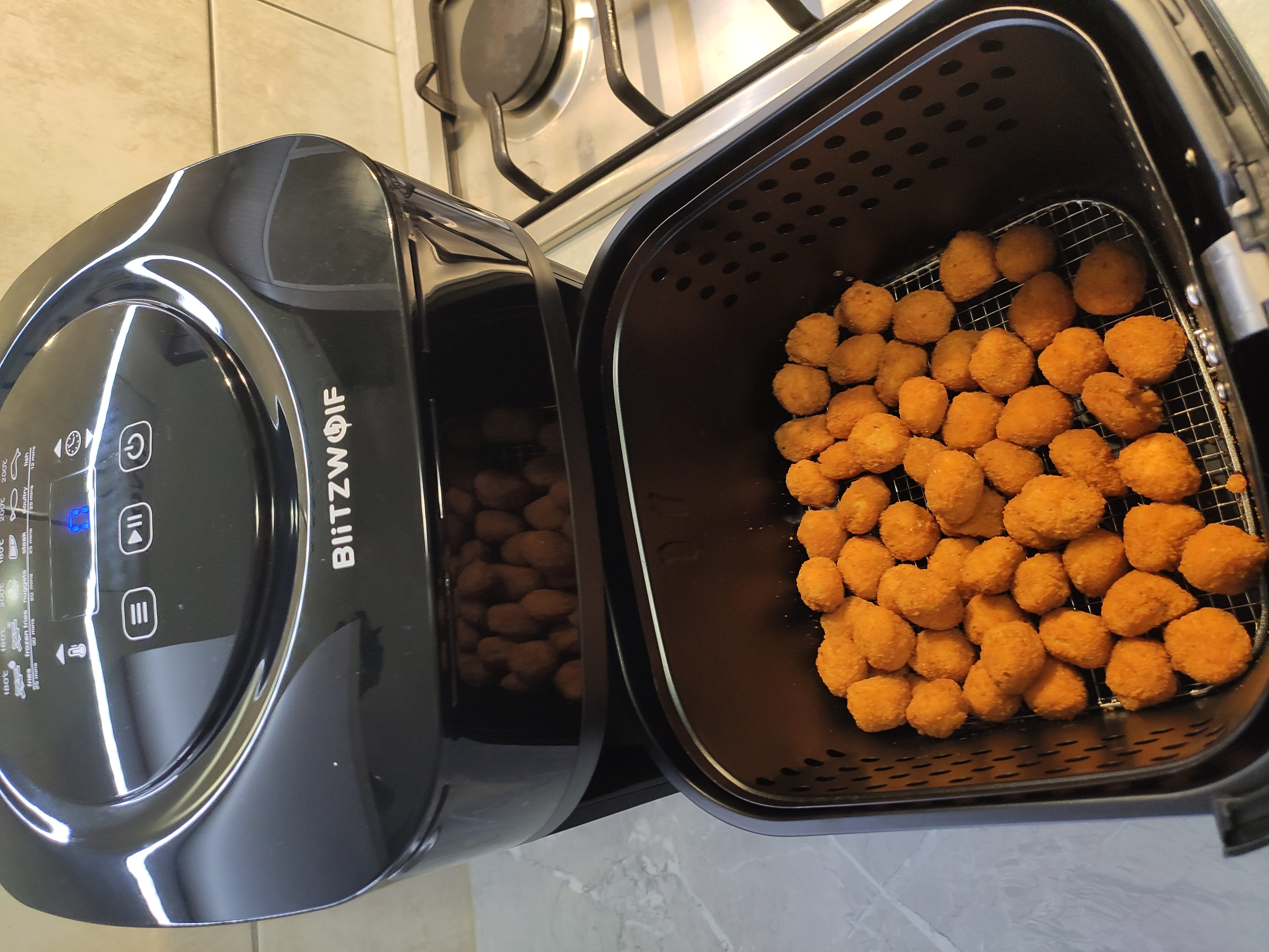 Recensione BlitzWolf BW-AF1: friggitrice ad aria smart per cucinare con lo  smartphone 