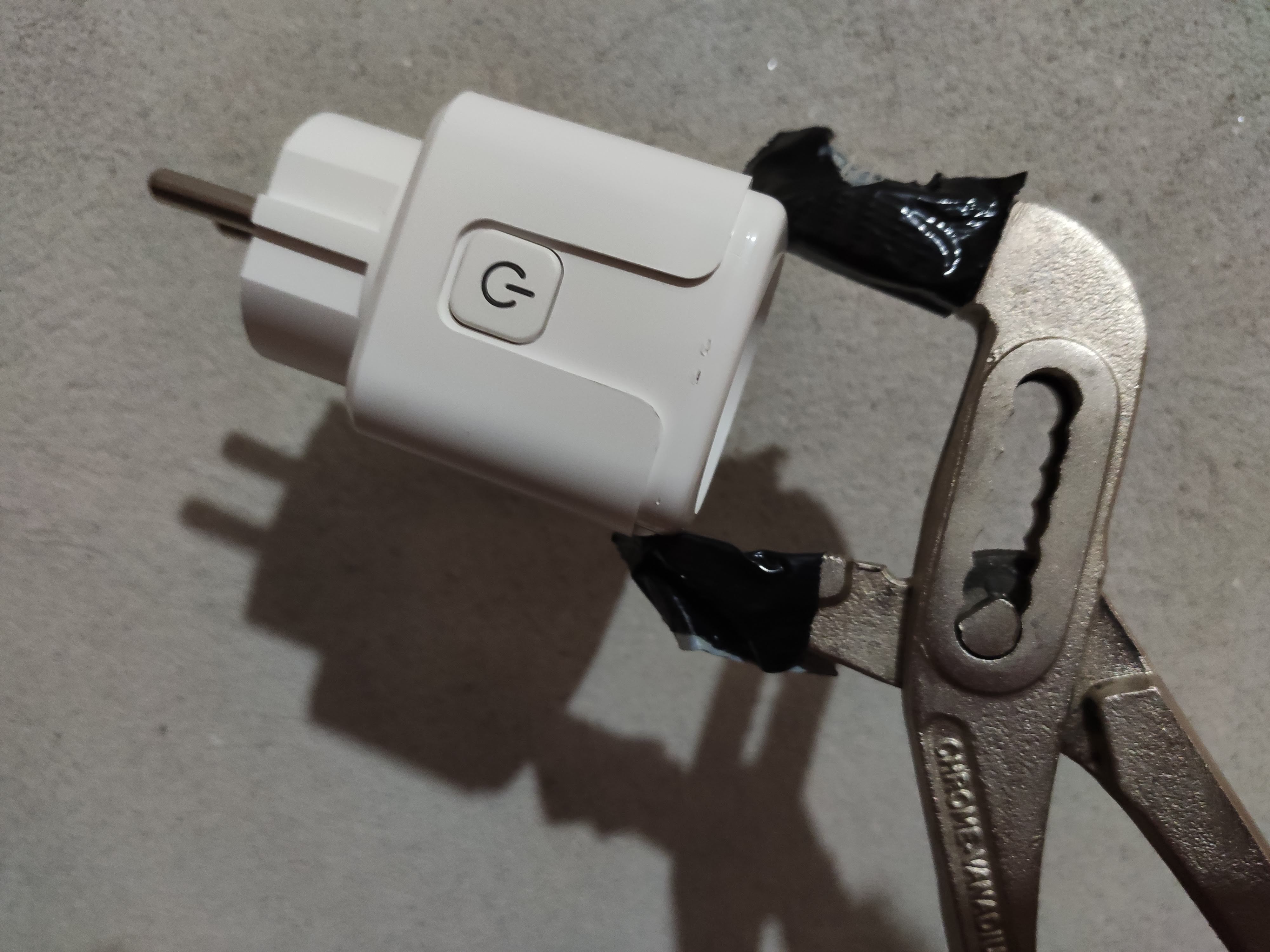 Disassembled a Hue Smart Plug and converted it to a wall switch. : r/Hue